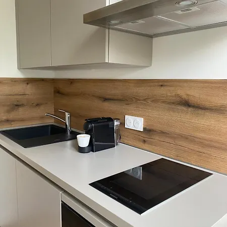 Place Saint Nicolas - *